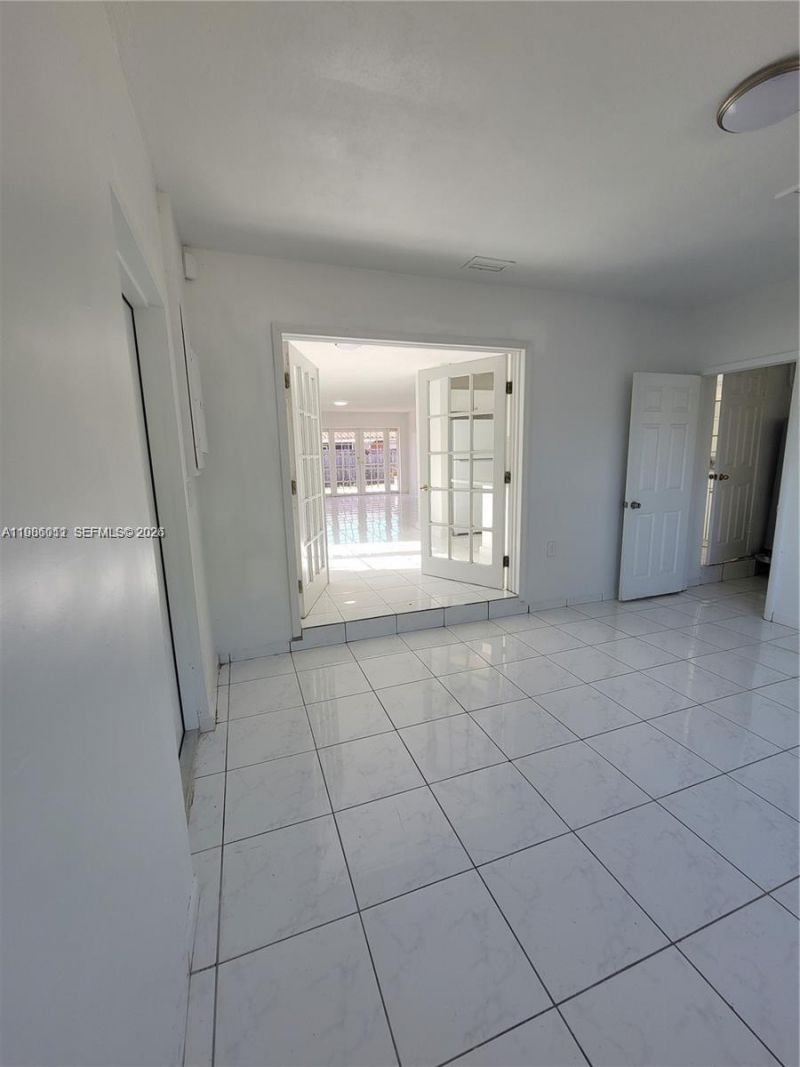 12305 SW 42nd St , Miami, FL 33175 Photo