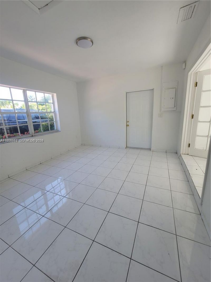 12305 SW 42nd St , Miami, FL 33175 Photo