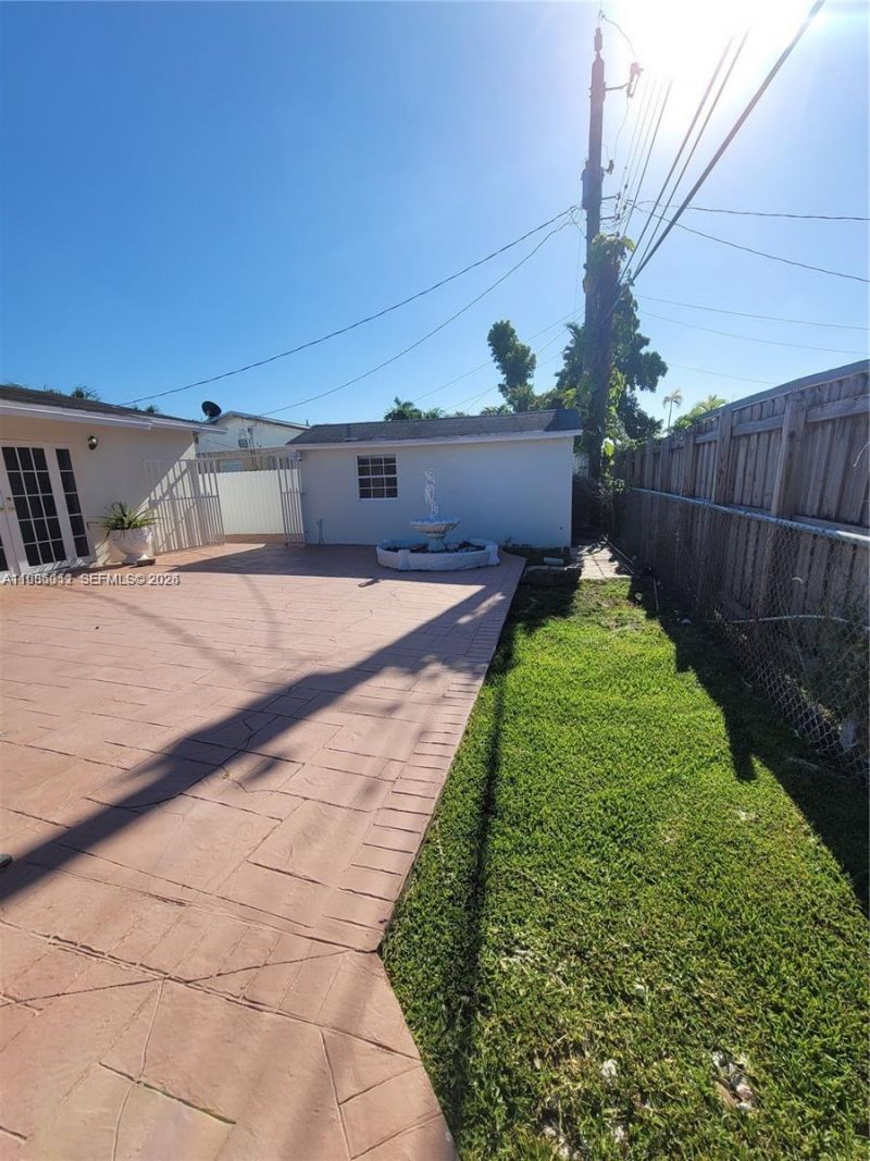 12305 SW 42nd St , Miami, FL 33175 Photo