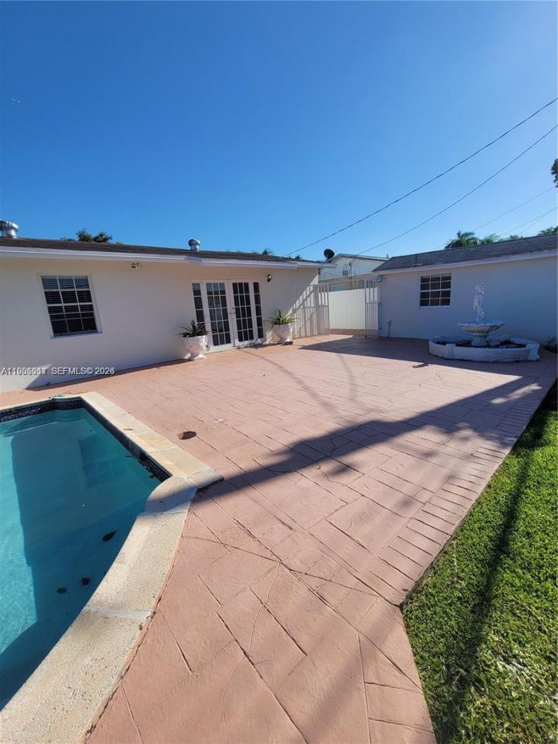 12305 SW 42nd St , Miami, FL 33175 Photo