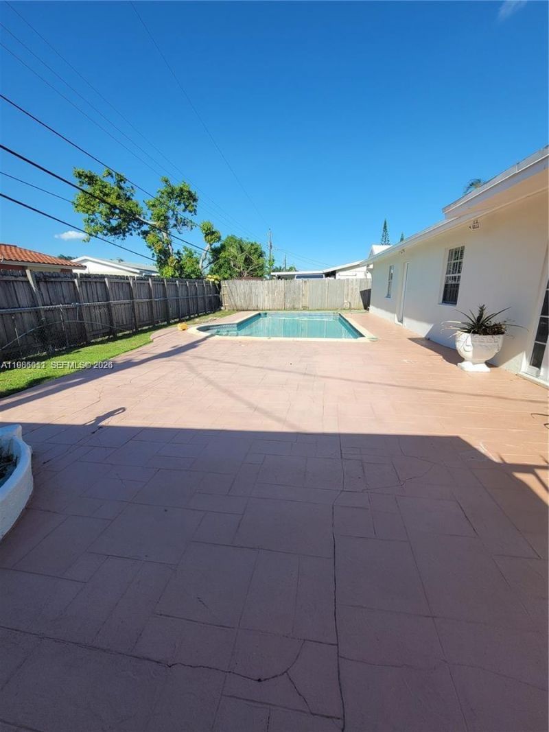 12305 SW 42nd St , Miami, FL 33175 Photo