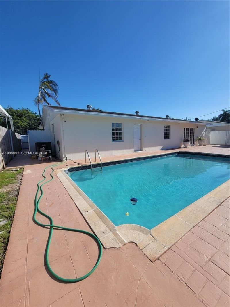 12305 SW 42nd St , Miami, FL 33175 Photo