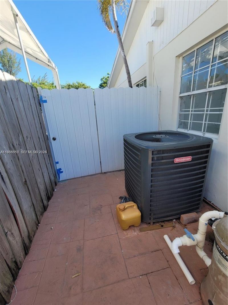 12305 SW 42nd St , Miami, FL 33175 Photo