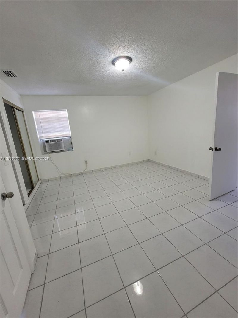 12305 SW 42nd St , Miami, FL 33175 Photo