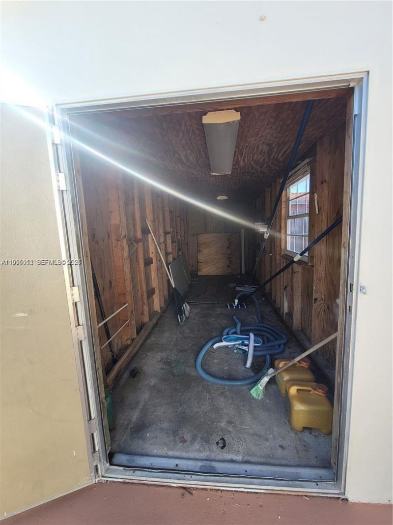 12305 SW 42nd St , Miami, FL 33175 Photo