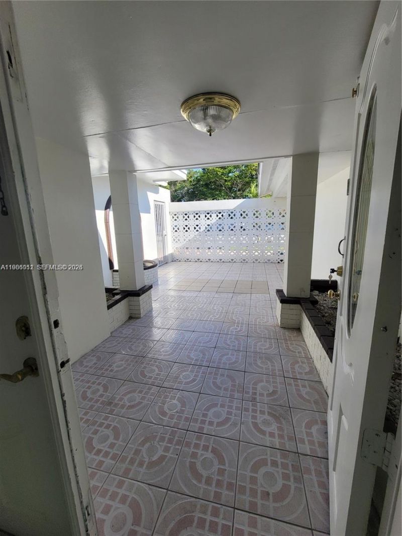 12305 SW 42nd St , Miami, FL 33175 Photo