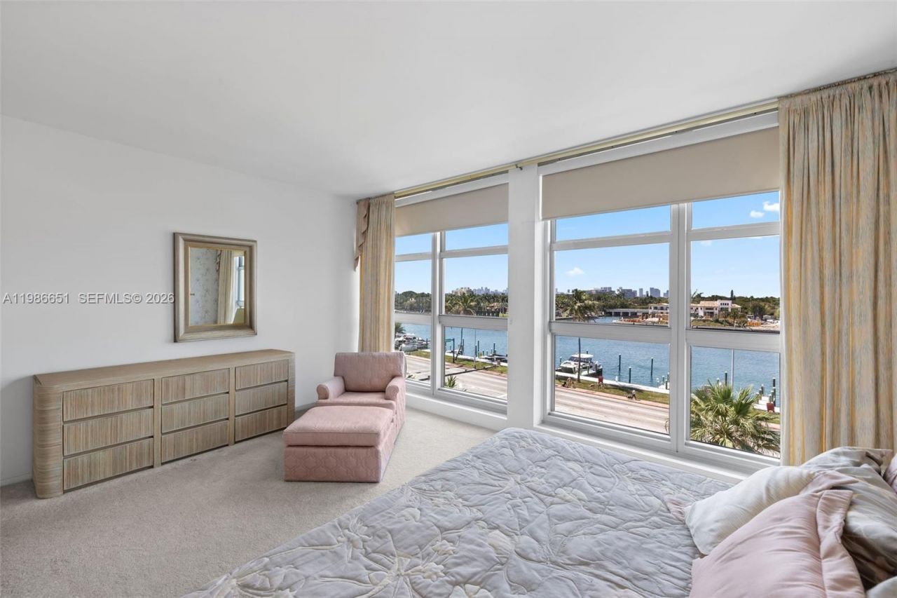 5055 Collins Ave, Unit 5M, Miami Beach, FL 33140 Photo