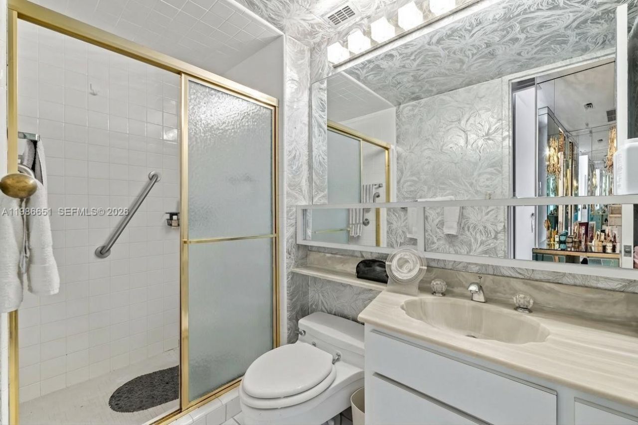 5055 Collins Ave , Unit 5M, Miami Beach, FL 33140 Photo