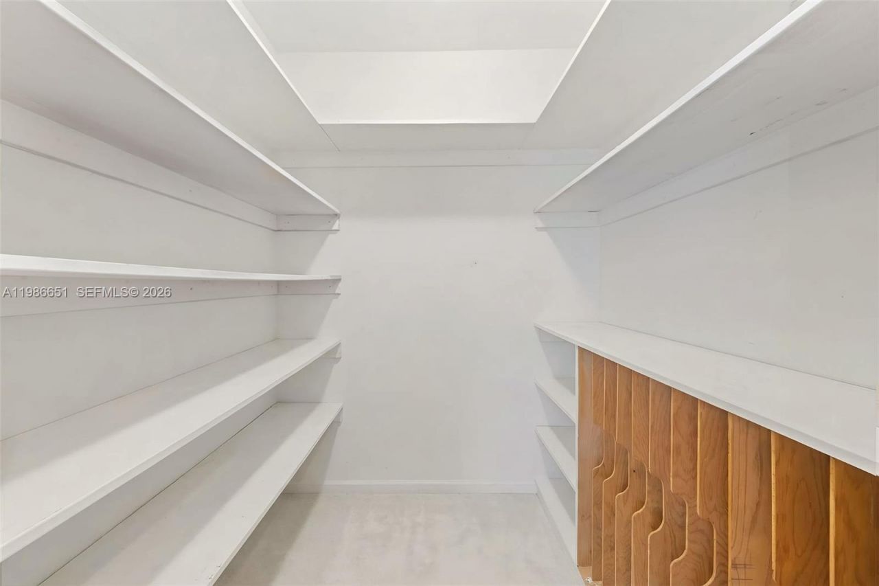 5055 Collins Ave , Unit 5M, Miami Beach, FL 33140 Photo