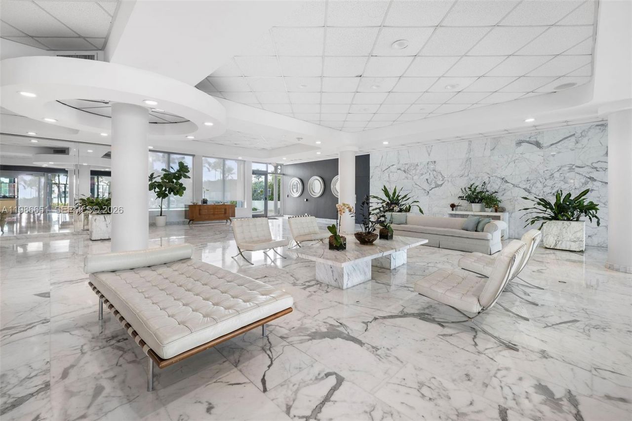 5055 Collins Ave , Unit 5M, Miami Beach, FL 33140 Photo