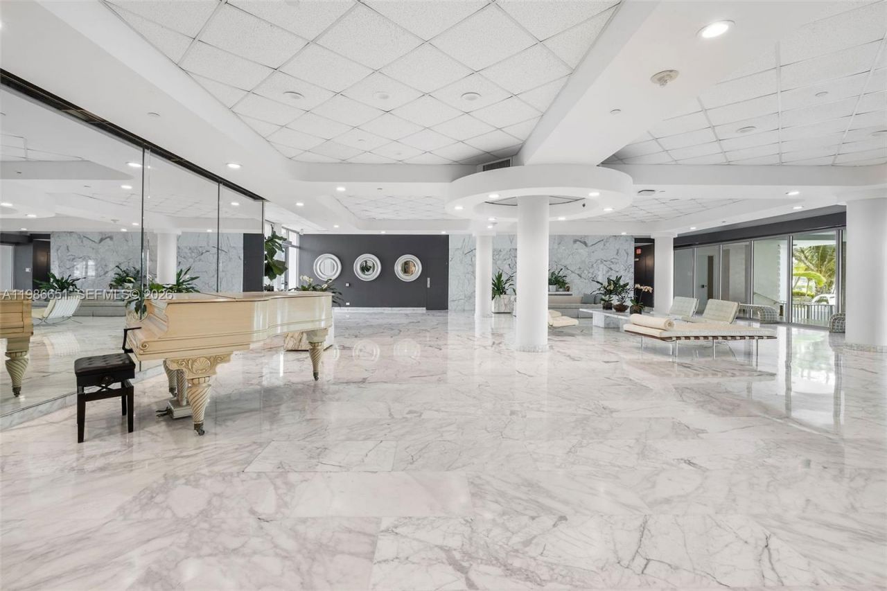 5055 Collins Ave , Unit 5M, Miami Beach, FL 33140 Photo