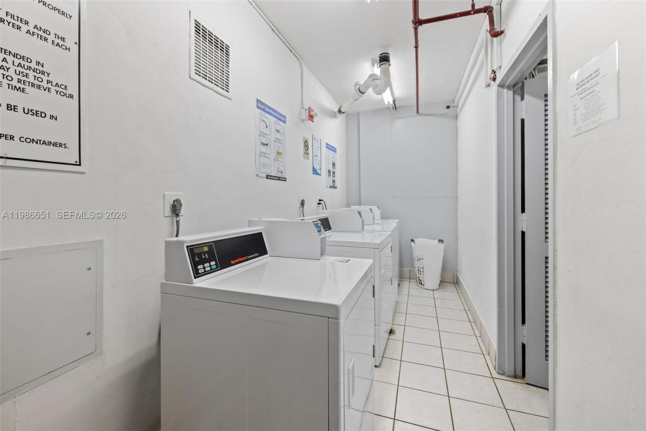 5055 Collins Ave , Unit 5M, Miami Beach, FL 33140 Photo