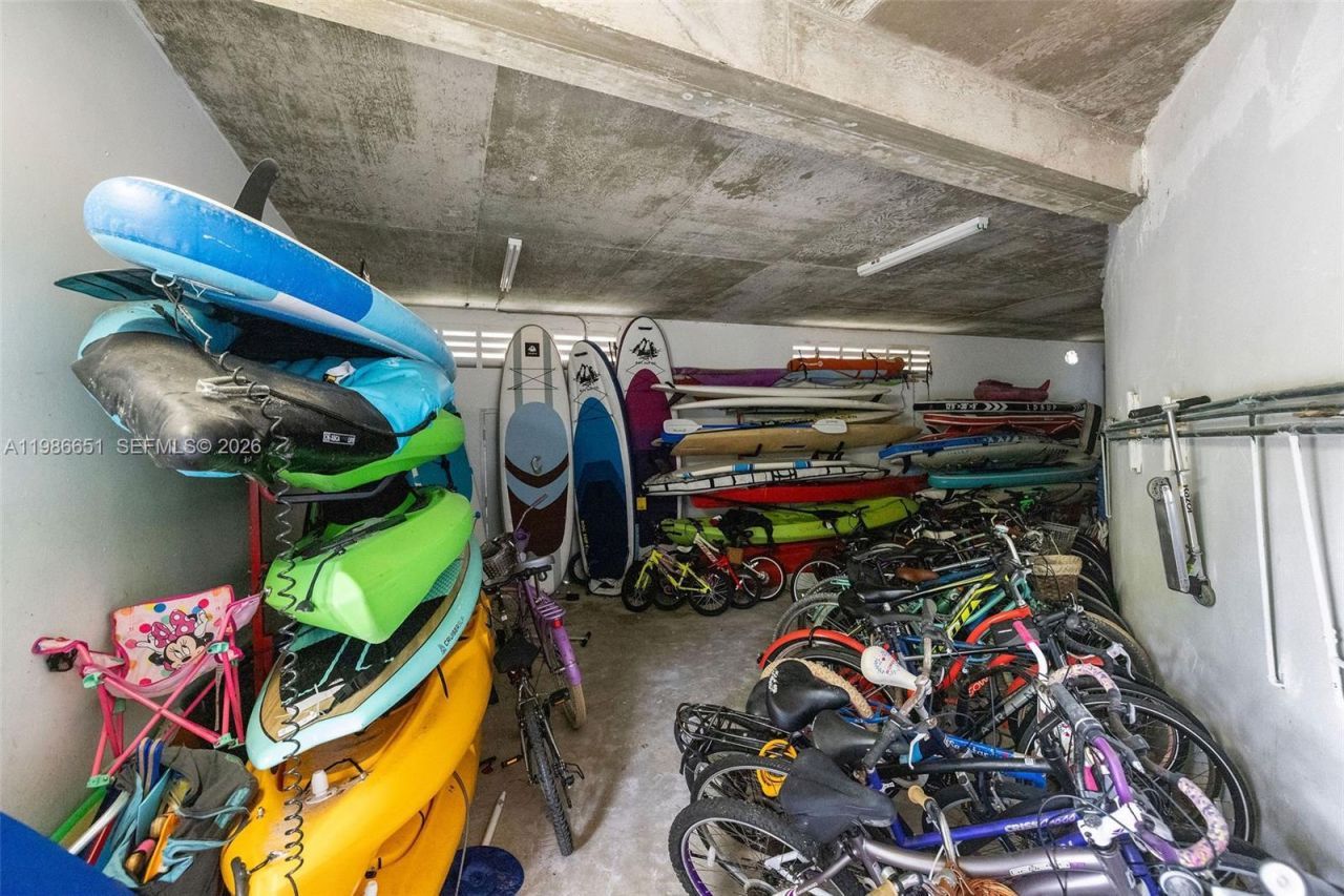 5055 Collins Ave , Unit 5M, Miami Beach, FL 33140 Photo