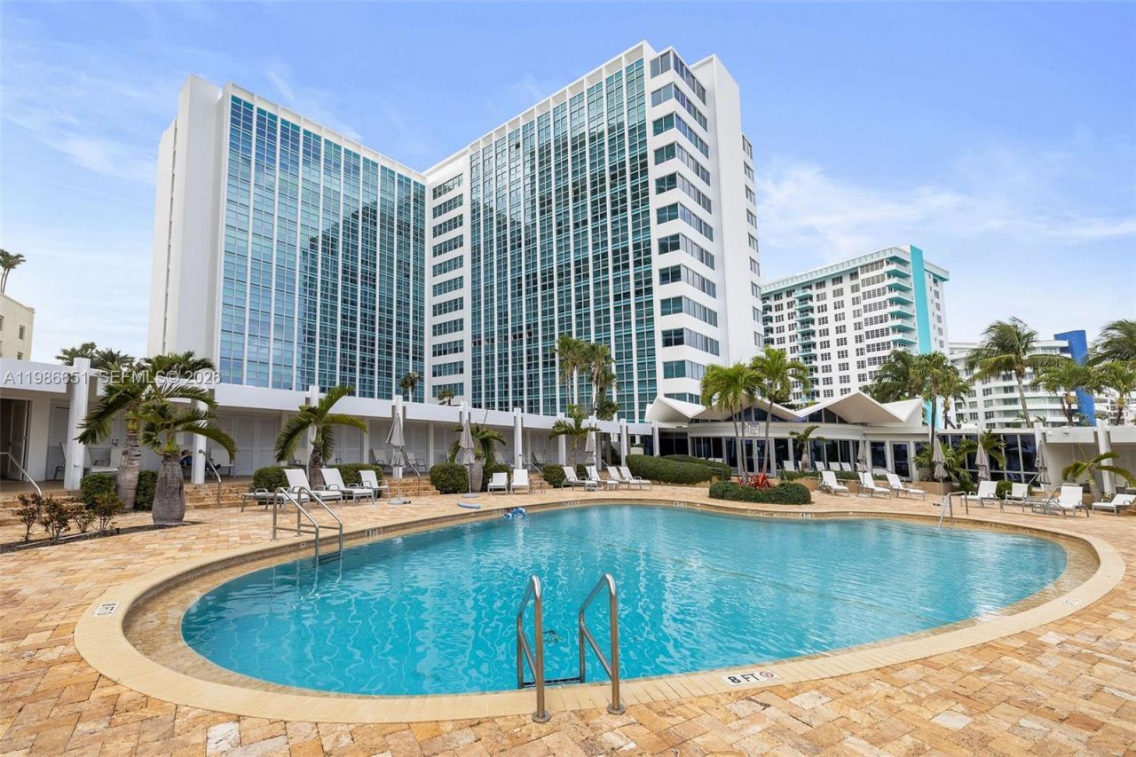 5055 Collins Ave, Unit 5M, Miami Beach, FL 33140 Photo
