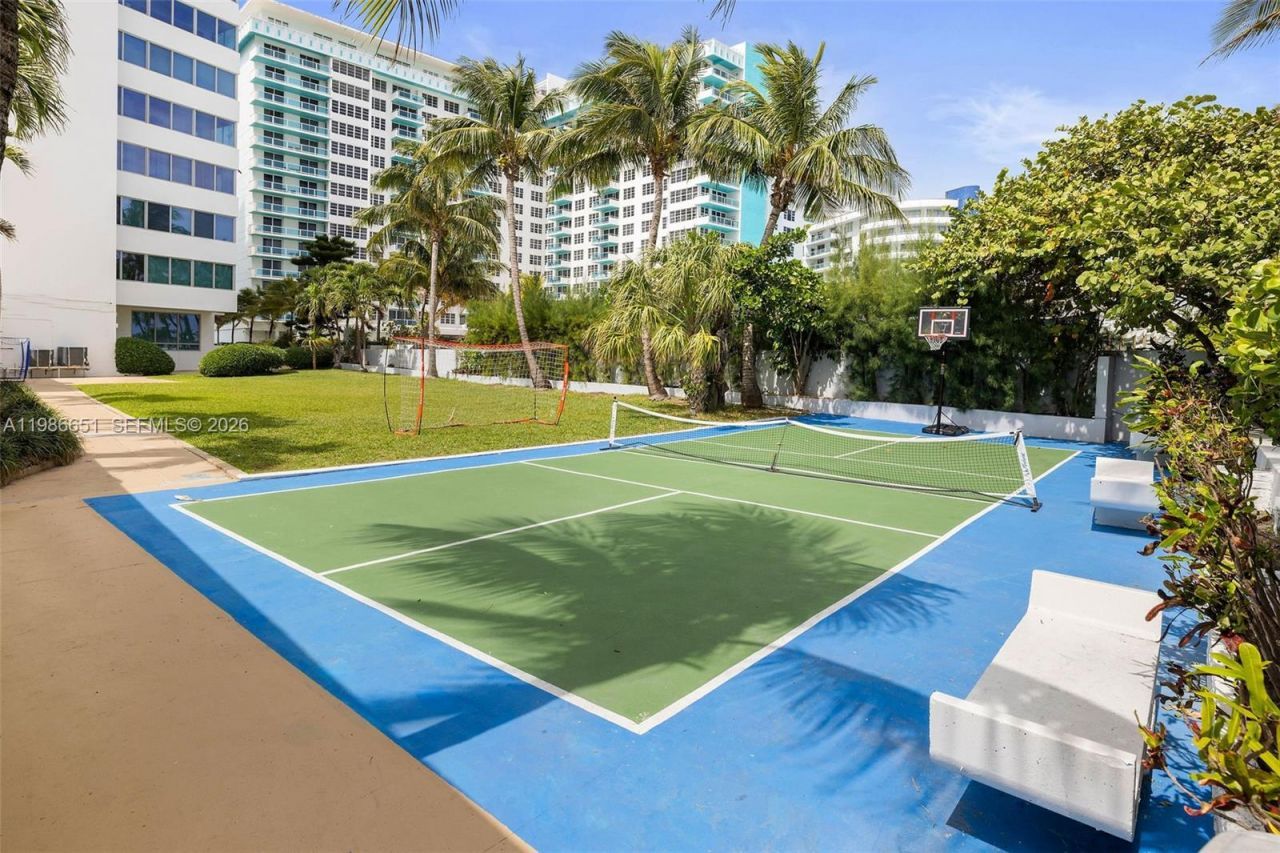5055 Collins Ave , Unit 5M, Miami Beach, FL 33140 Photo