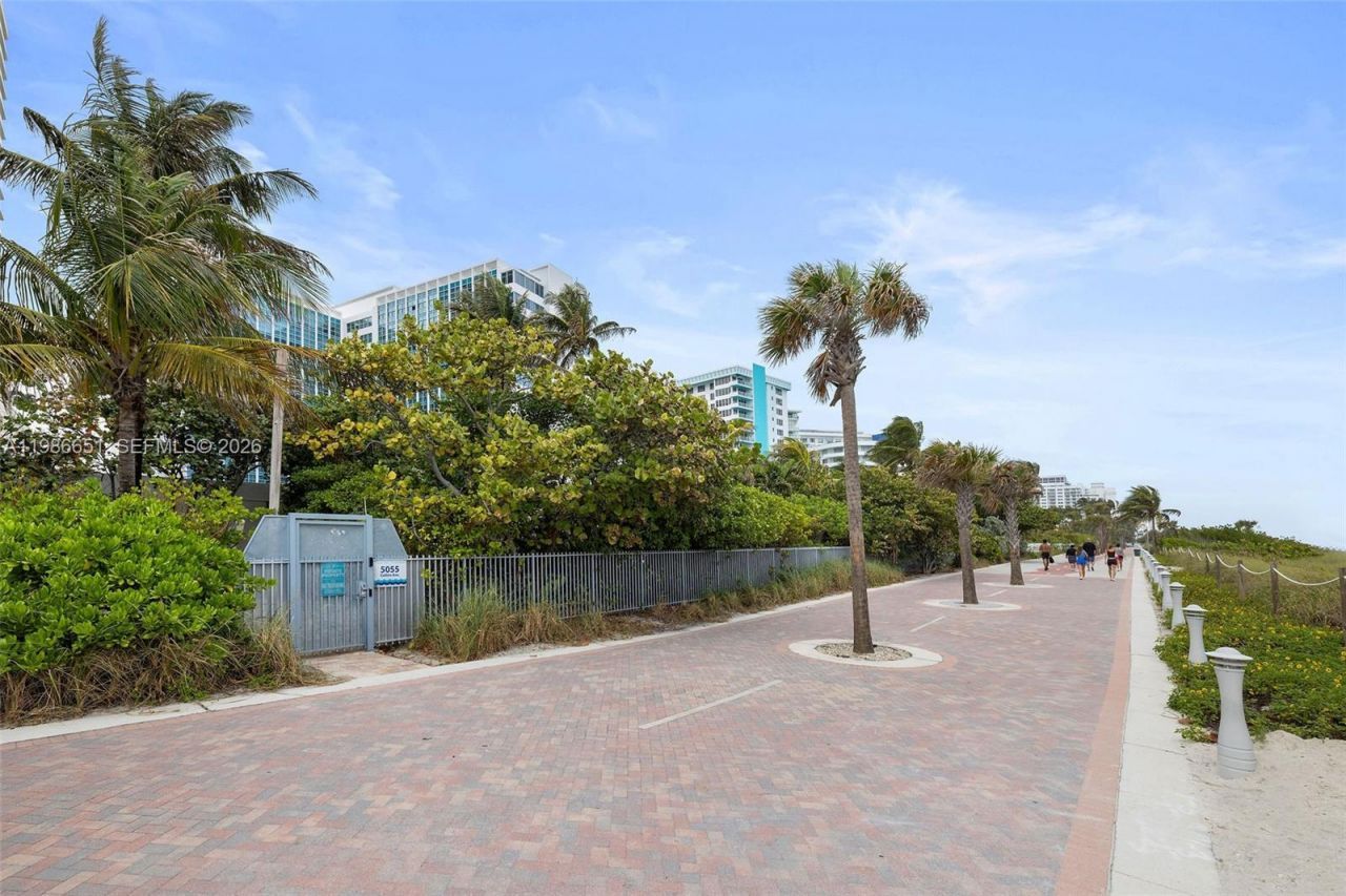 5055 Collins Ave, Unit 5M, Miami Beach, FL 33140 Photo