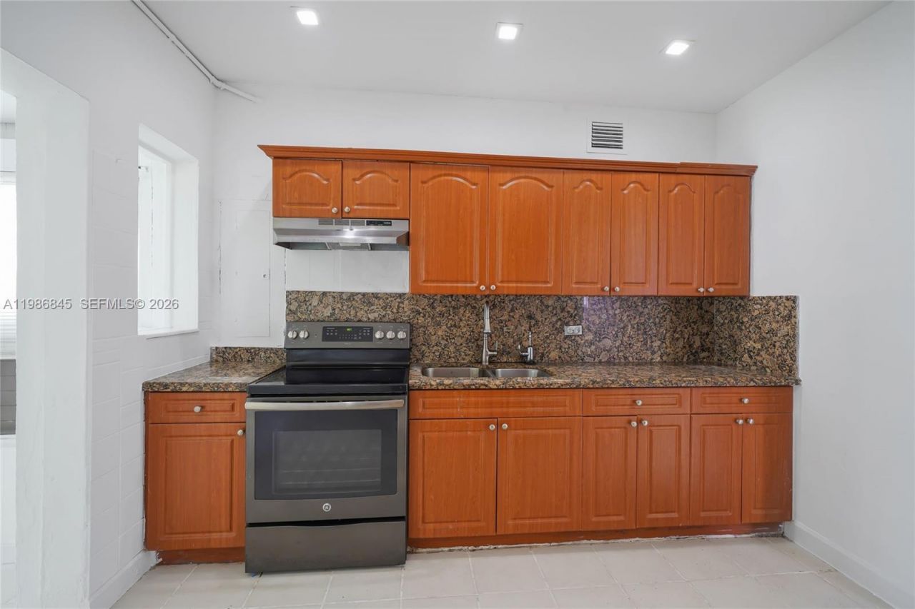 125 NW 121st St , North Miami, FL 33168 Photo