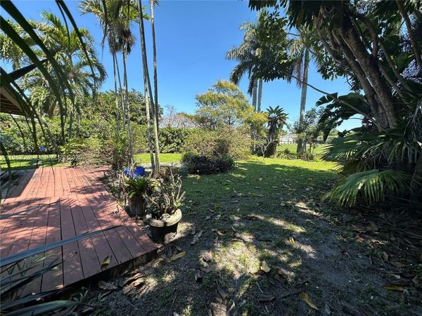 2490 Andros Ln, Fort Lauderdale, FL 33312