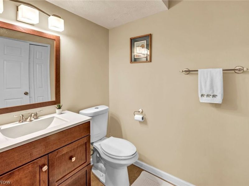 1920 Parkgate Avenue, Akron, OH 44320 Photo 35