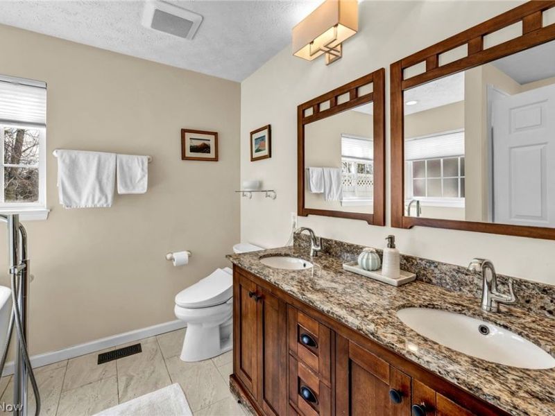 1920 Parkgate Avenue, Akron, OH 44320 Photo 36