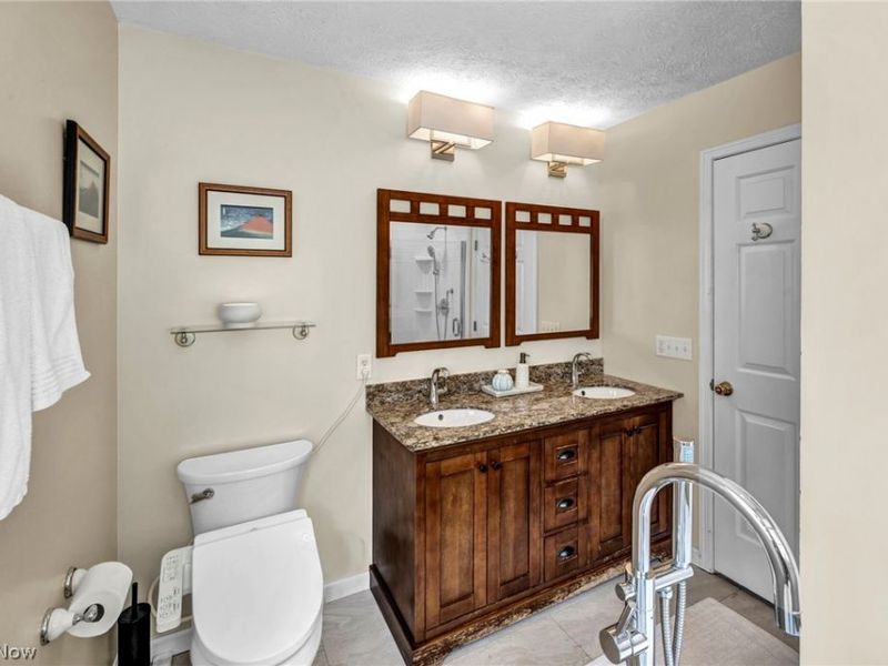 1920 Parkgate Avenue, Akron, OH 44320 Photo 38