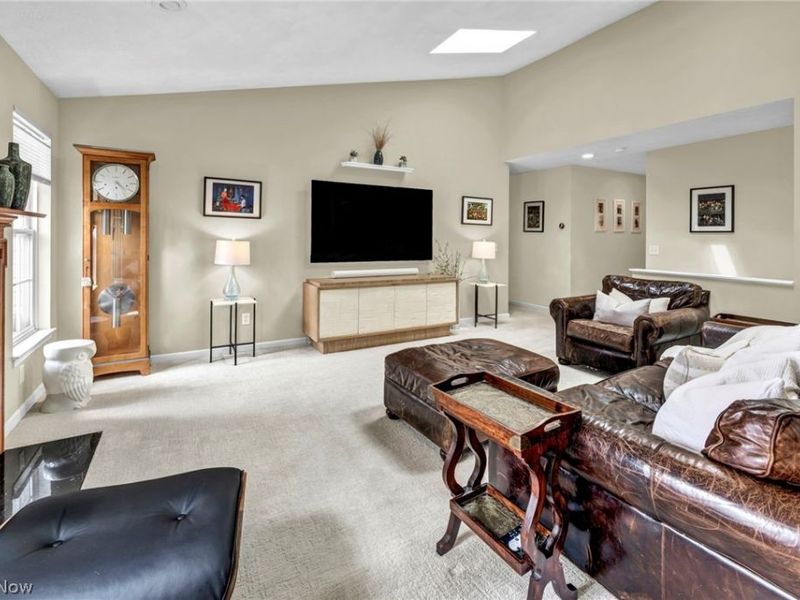 1920 Parkgate Avenue, Akron, OH 44320 Photo 9