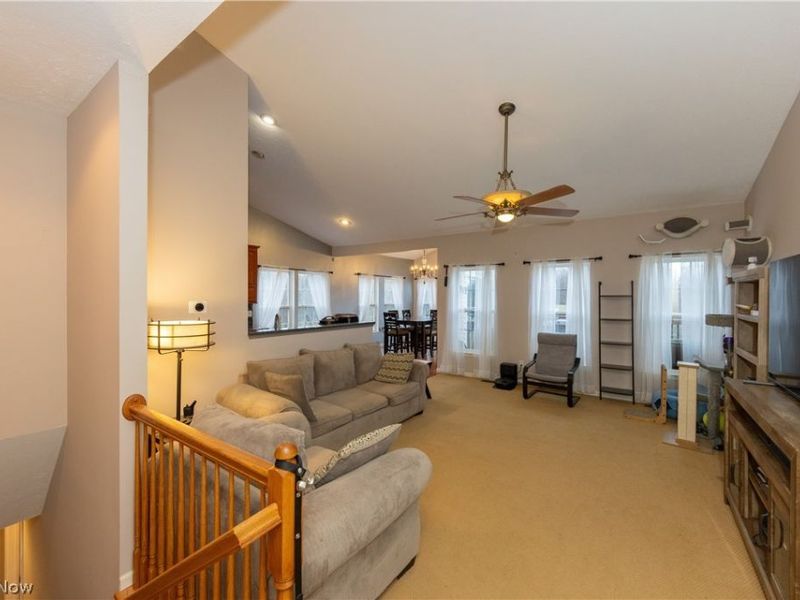 10218 Ridgeview Court, Streetsboro, OH 44241 Photo 3