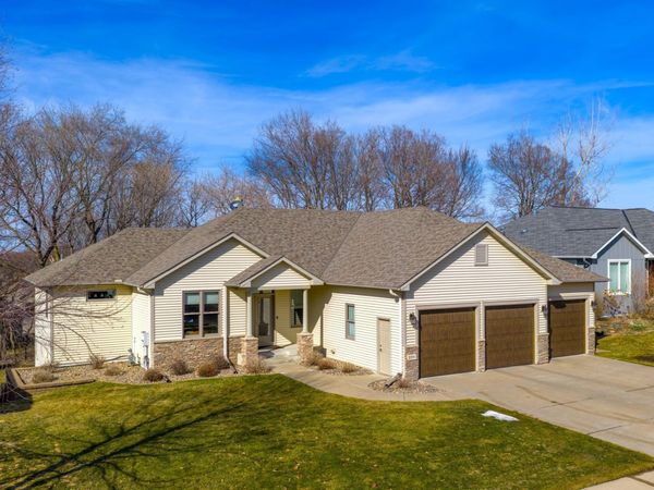 2221 Greenfield Drive E, Northfield, MN 55057
