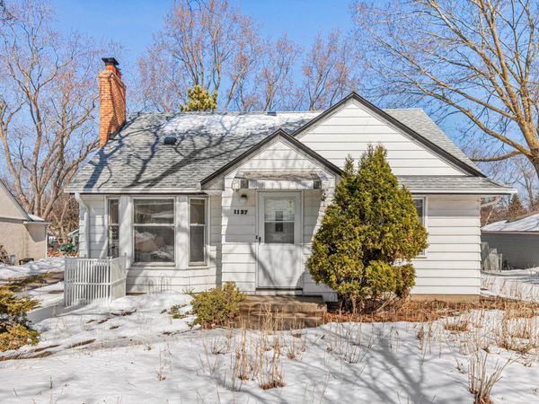 1127 Oakcrest Avenue, Roseville, MN 55113