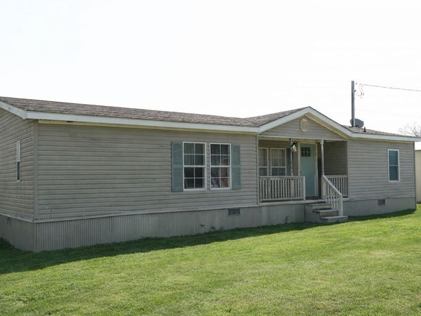 1546 S Bear Creek Rd , Dickson, TN 37055