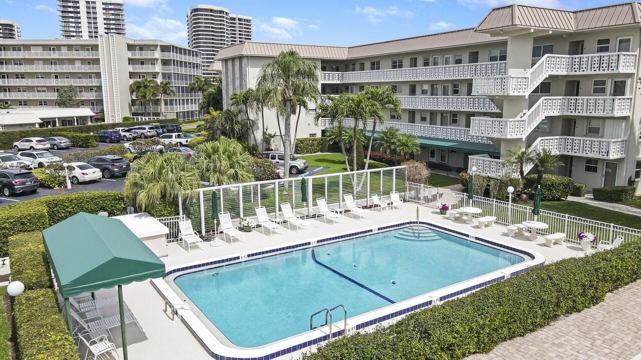 52 Yacht Club Drive, Unit 402, North Palm Beach, FL 33408 Photo