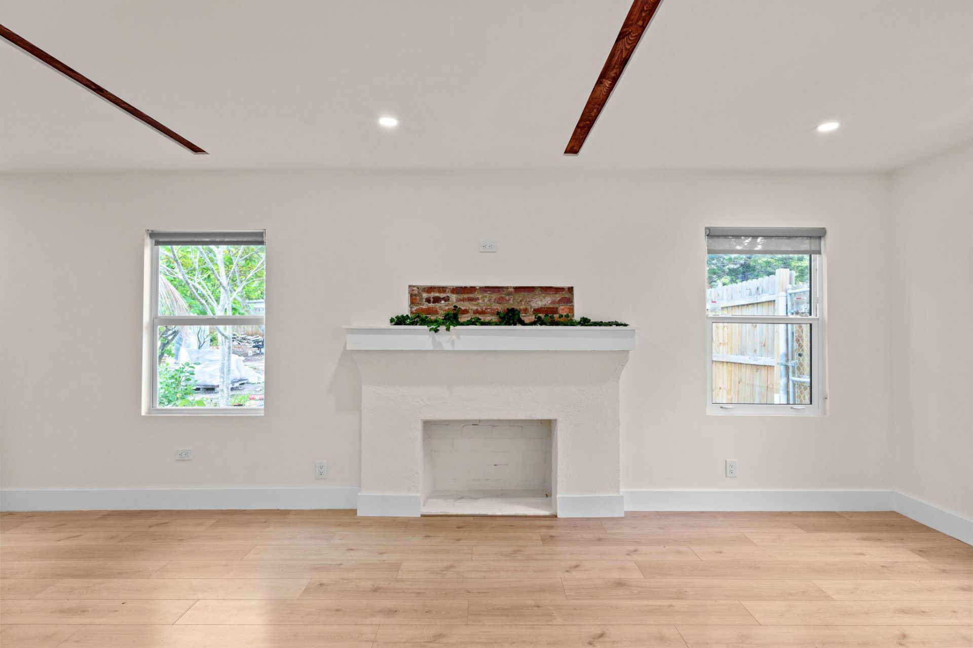 818 Briggs Street, West Palm Beach, FL 33405 Photo