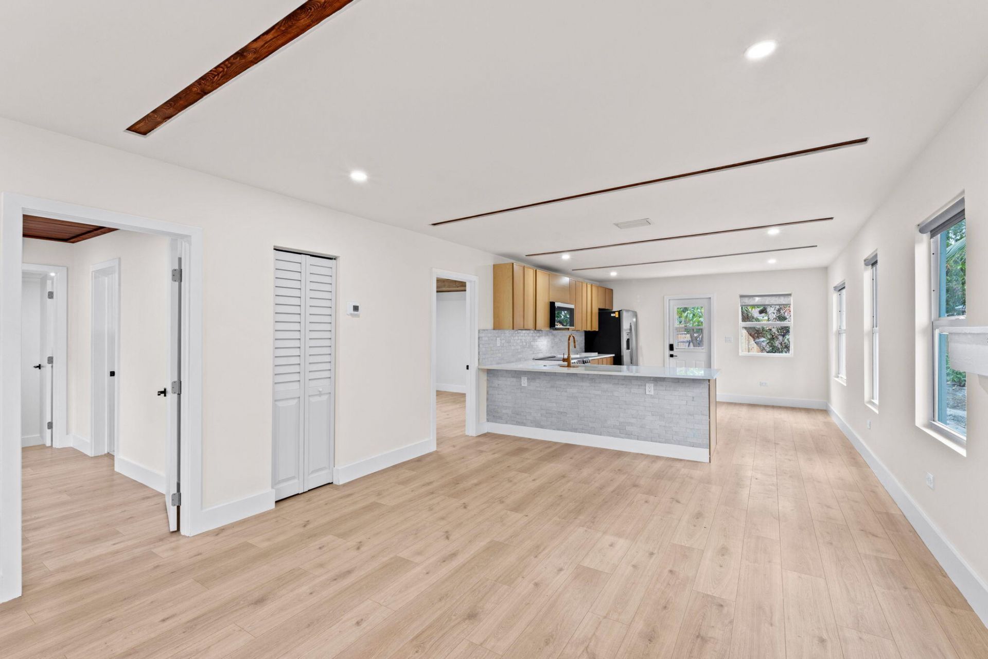 818 Briggs Street, West Palm Beach, FL 33405 Photo