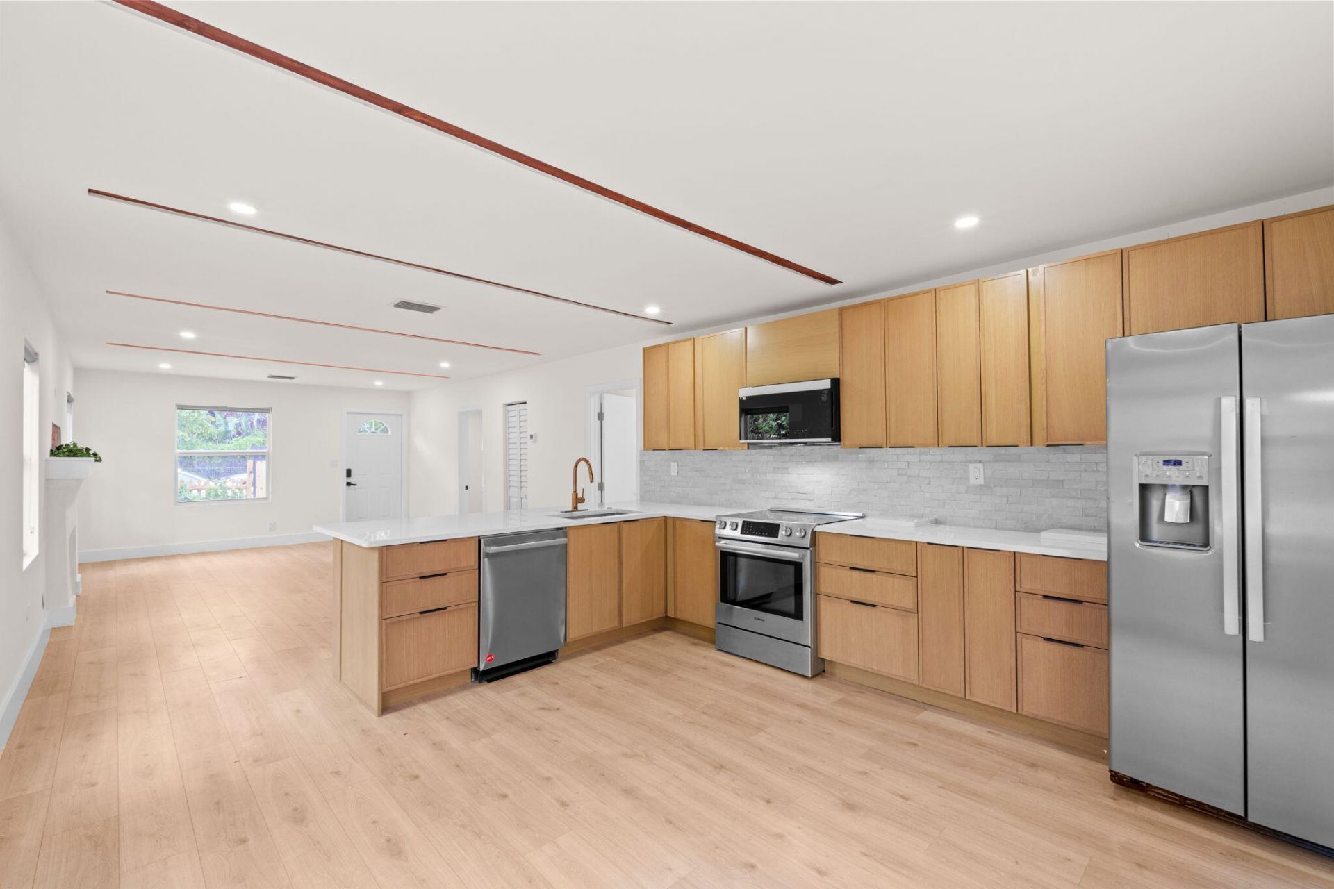 818 Briggs Street, West Palm Beach, FL 33405 Photo