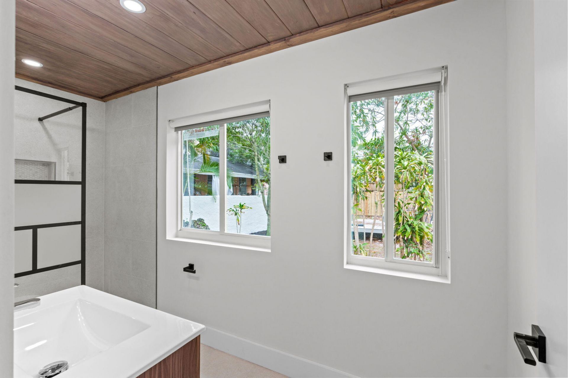 818 Briggs Street, West Palm Beach, FL 33405 Photo