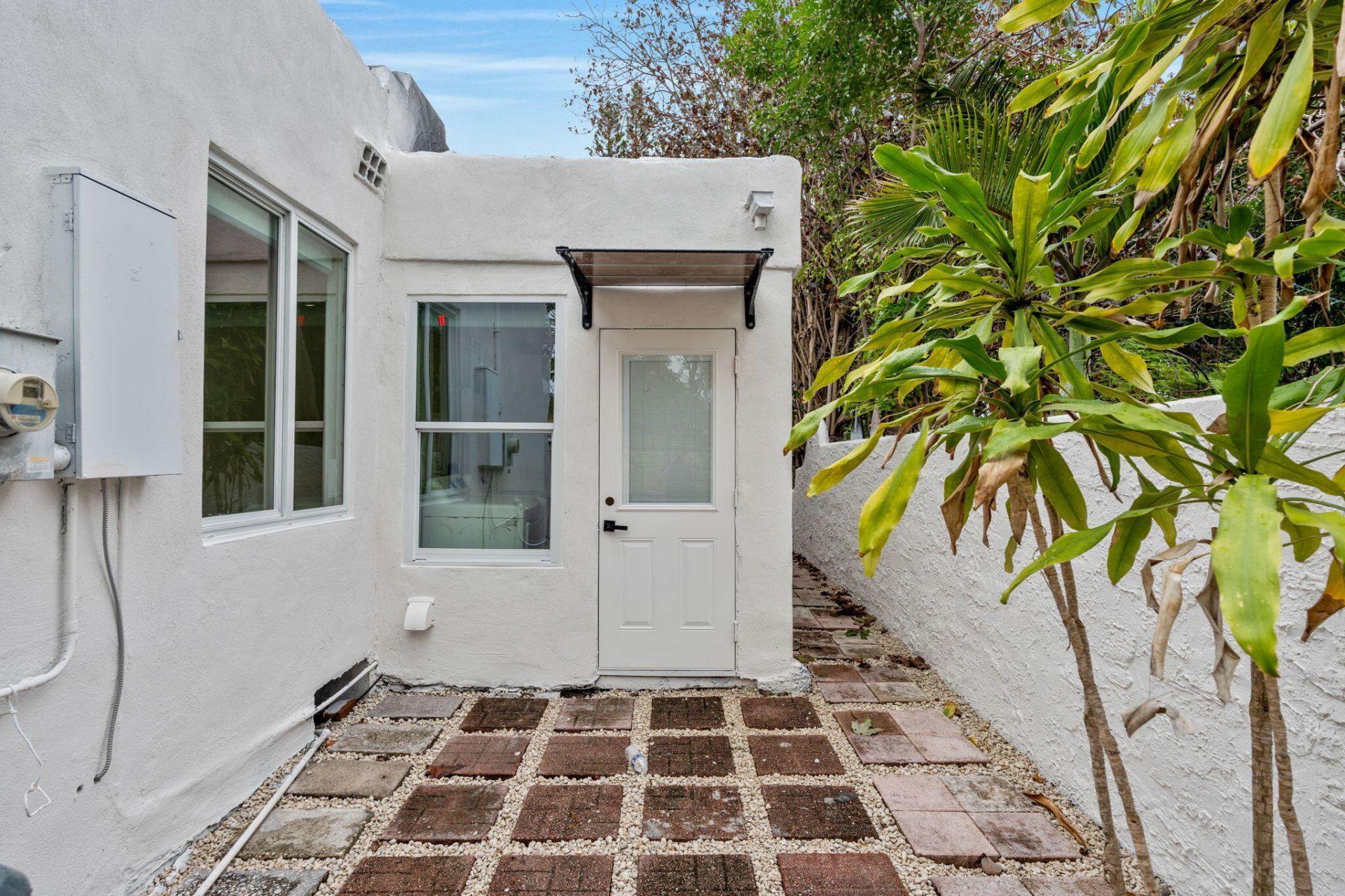 818 Briggs Street, West Palm Beach, FL 33405 Photo