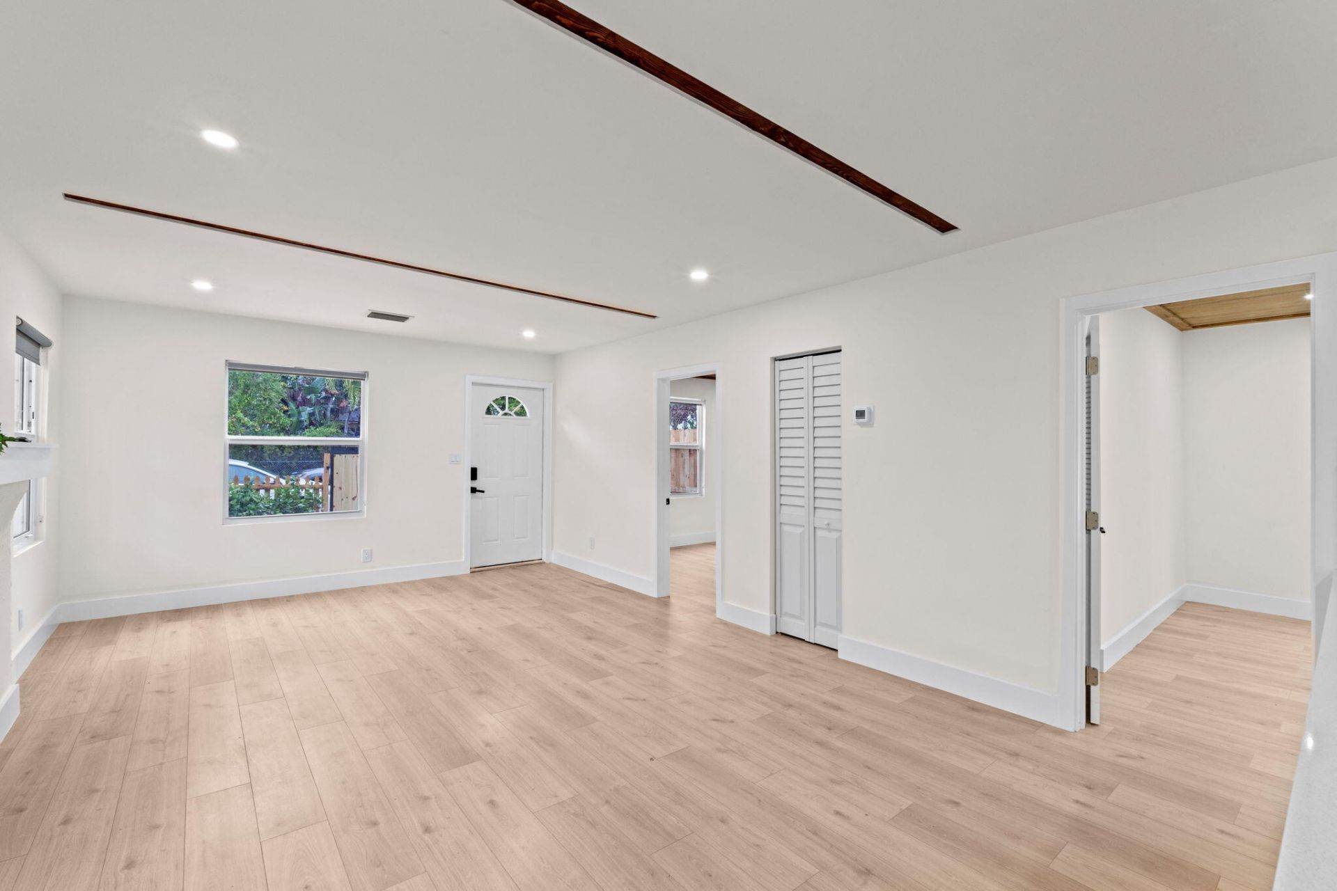 818 Briggs Street, West Palm Beach, FL 33405 Photo