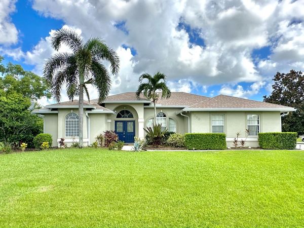 5399 NW Lamoore Lane, Port St. Lucie, FL 34983