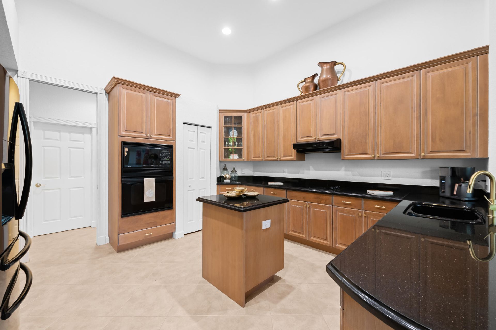 8019 S Savannah Circle, Davie, FL 33328 Photo