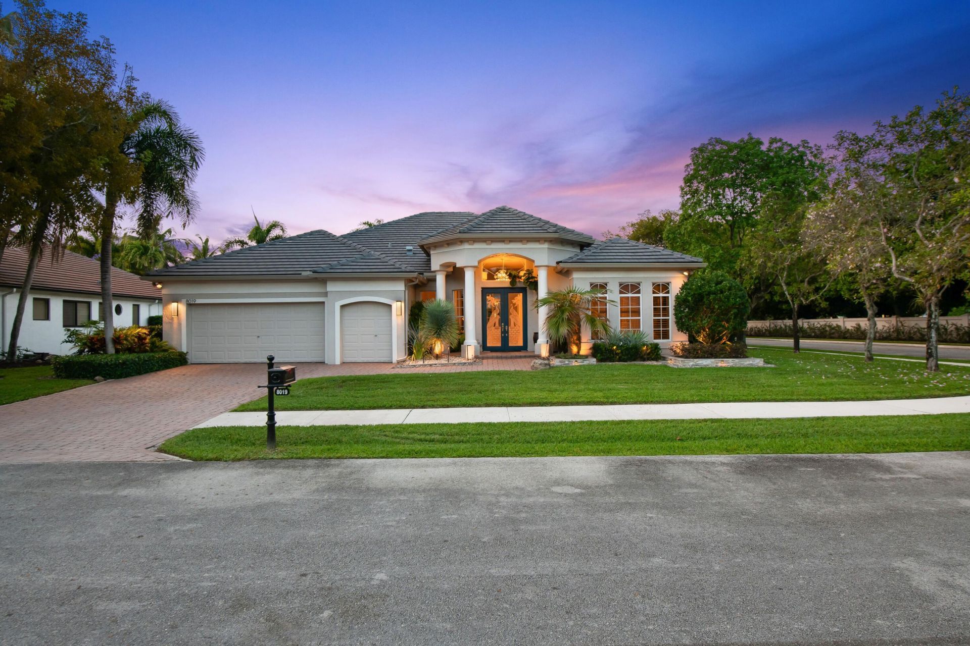 8019 S Savannah Circle, Davie, FL 33328 Photo