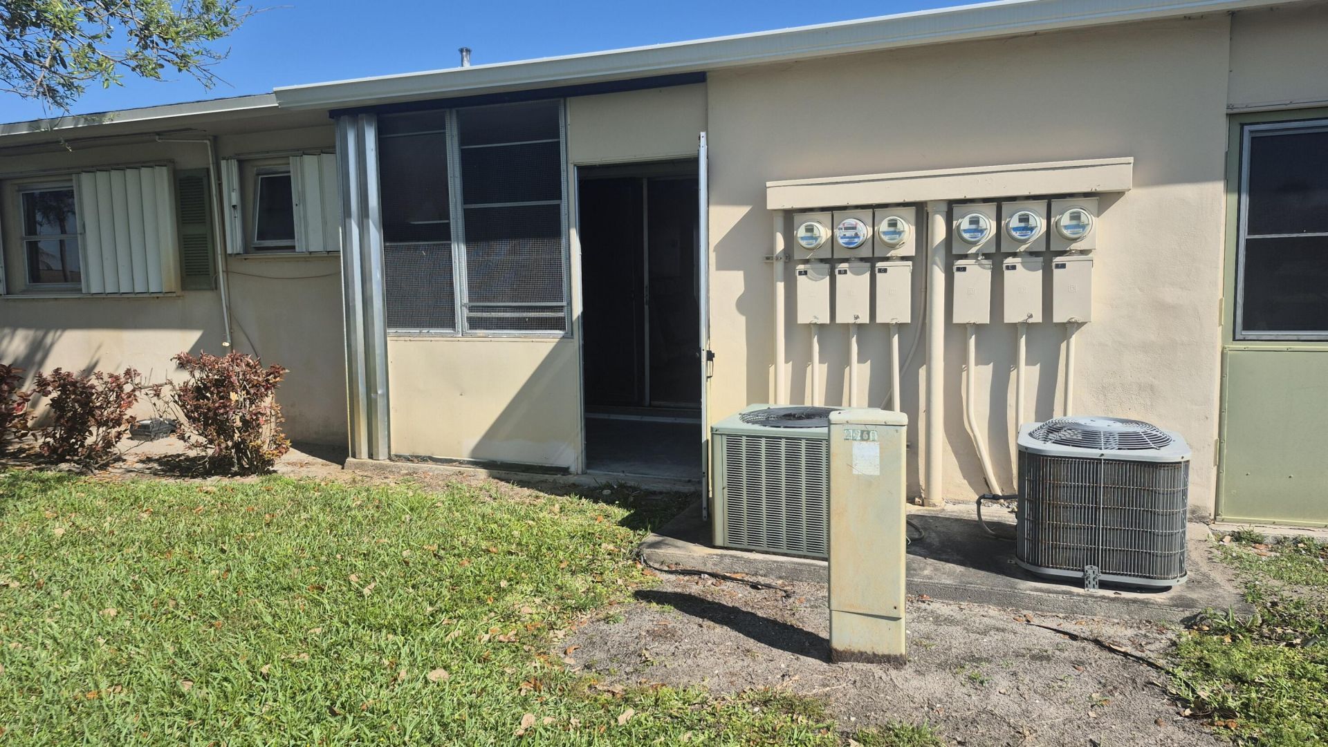 5423 Cresthaven Boulevard, Unit C, West Palm Beach, FL 33415 Photo