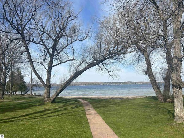 4673 Crossover Drive N, Bellaire, MI 49615