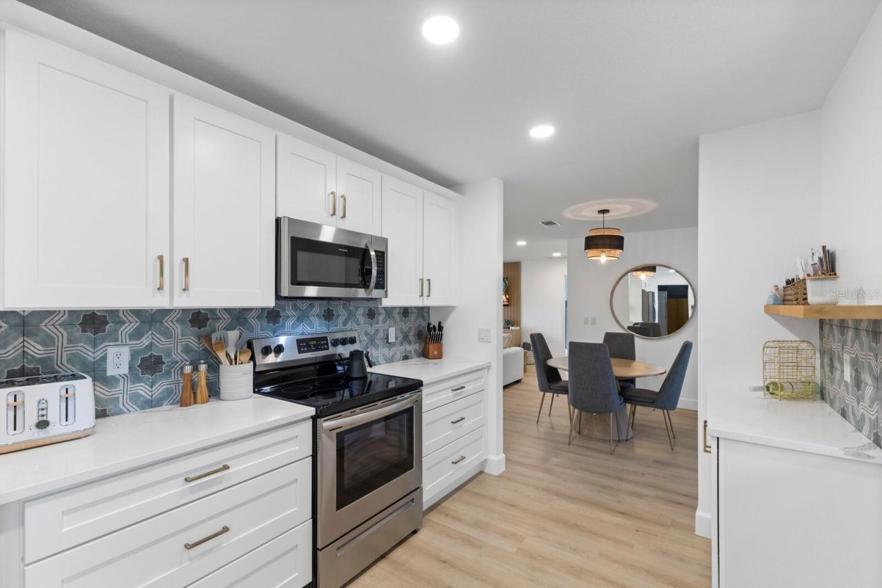 6410 38th Avenue Circle W, Bradenton, FL 34209 Photo