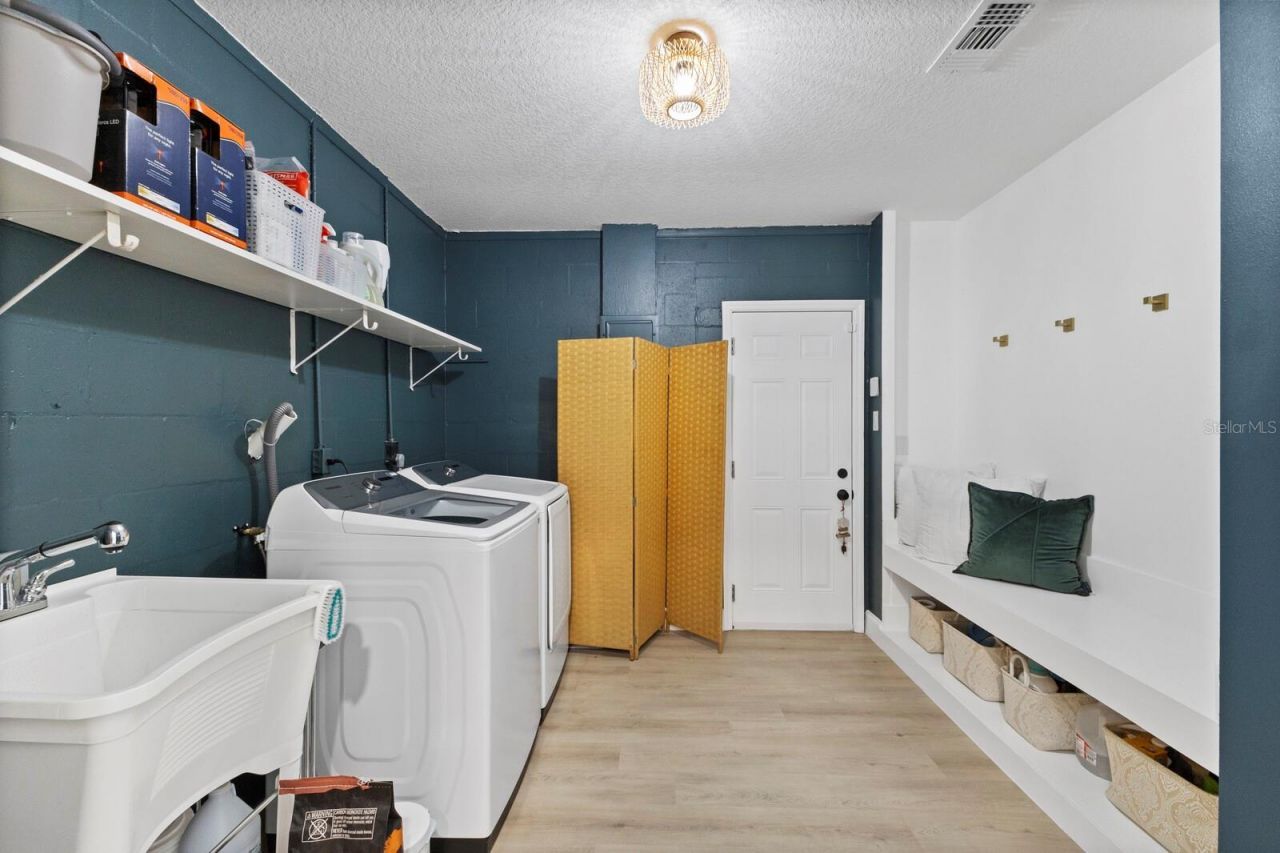 6410 38th Avenue Circle W, Bradenton, FL 34209 Photo