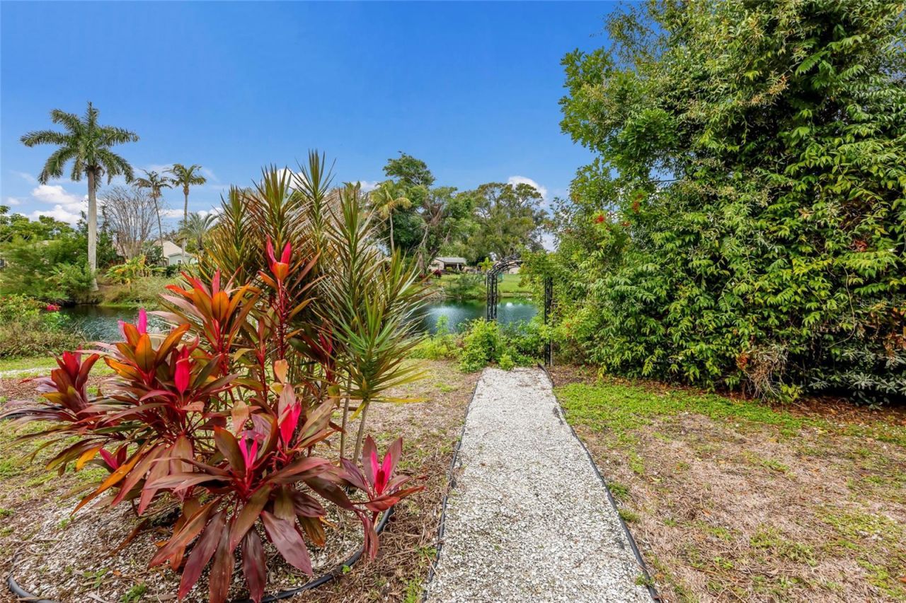 6410 38th Avenue Circle W, Bradenton, FL 34209 Photo