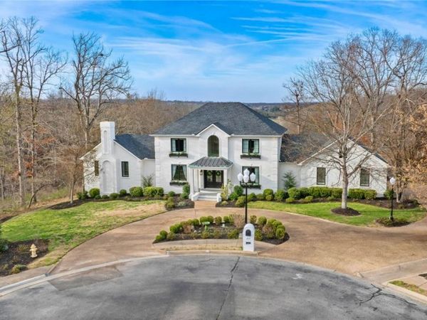 218 Ridgefield , Bentonville, AR 72712