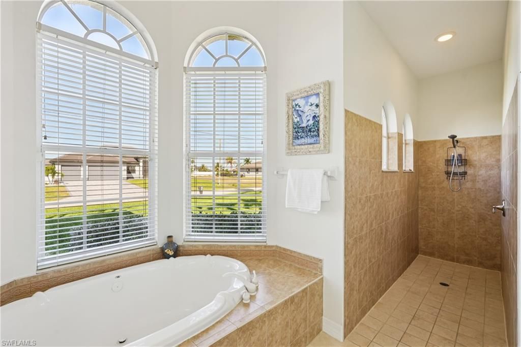 1019 NW 42nd Pl, Cape Coral, FL 33993 Photo