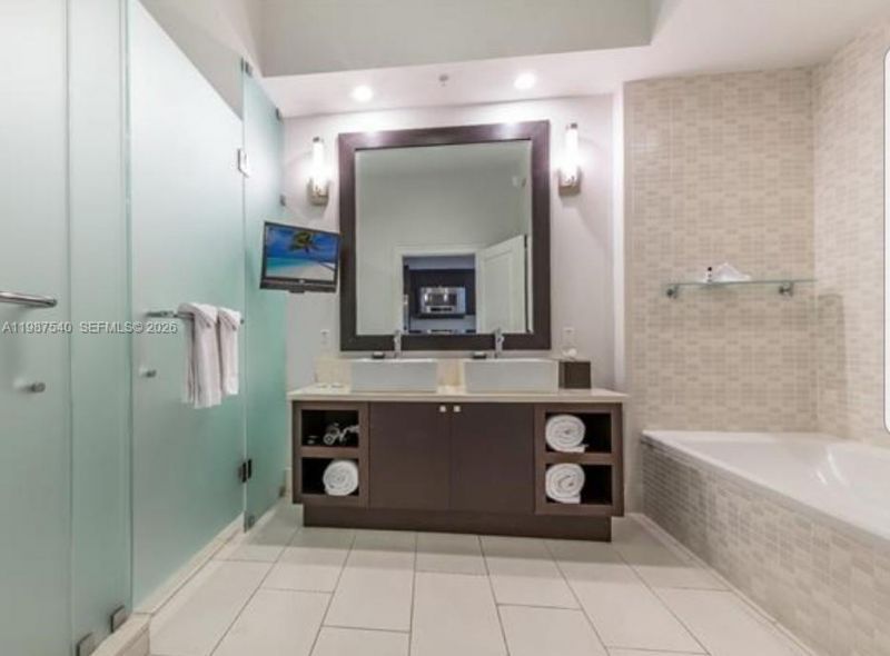 5300 NW 87 Avenue , Unit 406, Doral, FL 33178 Photo