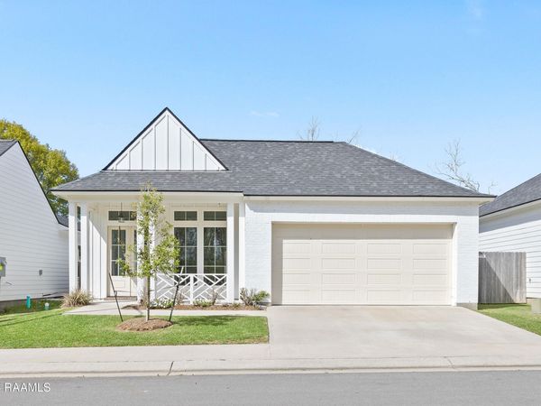 128 Jagged Grove Lane, Youngsville, LA 70592