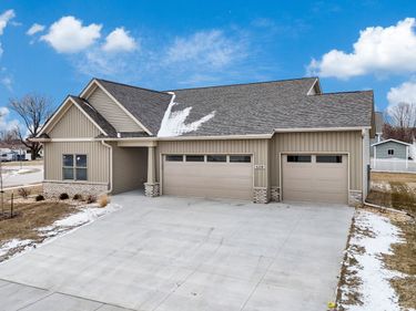 608 Kevin Road, Blue Grass, IA 52726